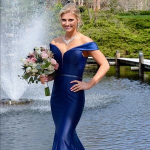 Formal gown. Size 6